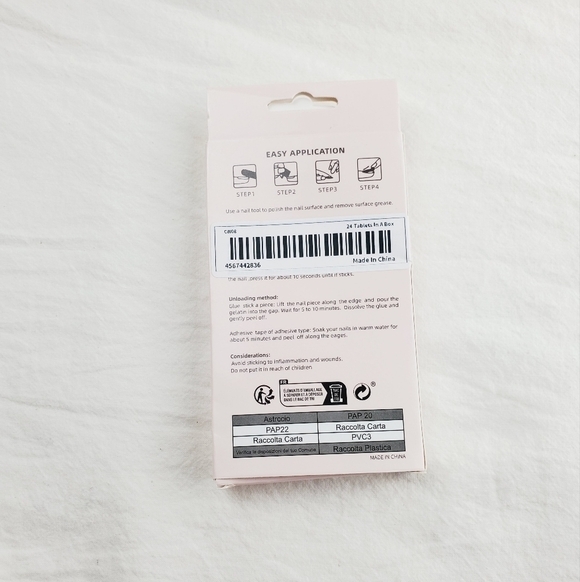 24 Pieces Fake Press On Nails - Picture 7 of 8